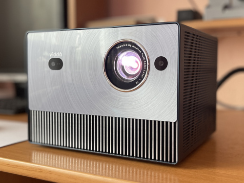 Лазерный видео-проектор Hisense C1 купить